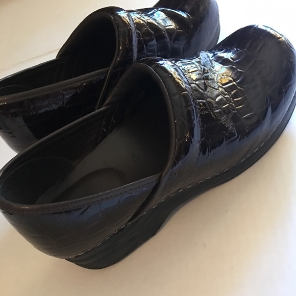 Brown clogs - Picture 2 of 4